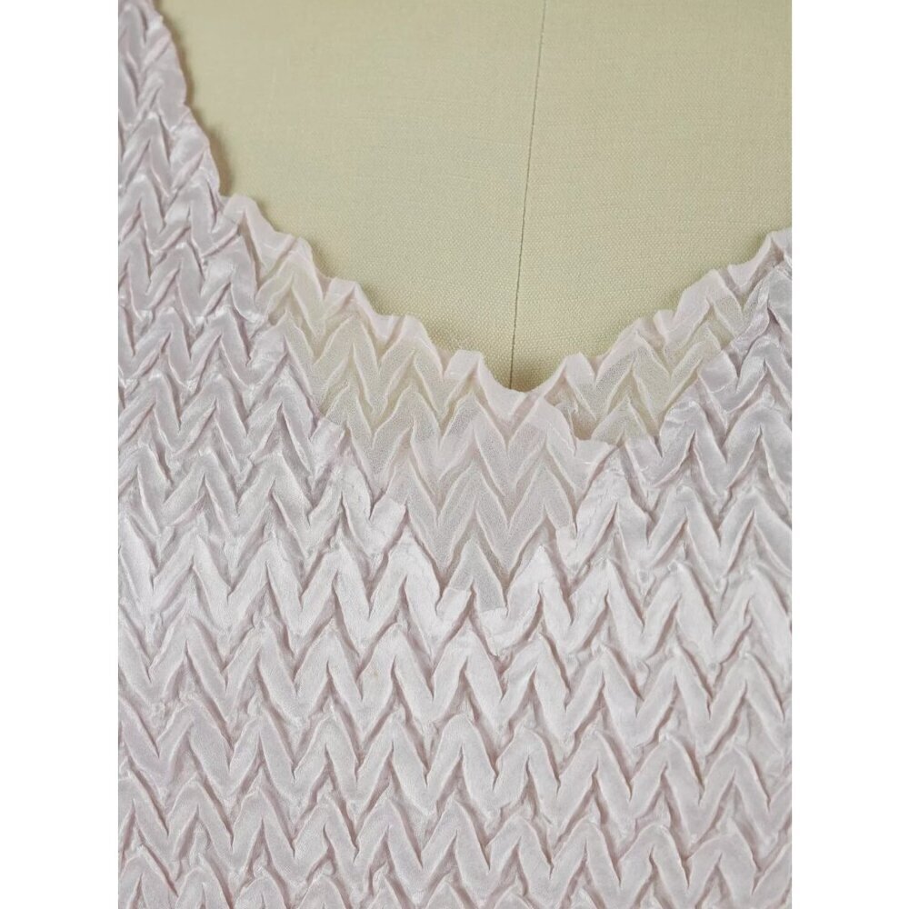 KV BY KOMAROV CHEVRON TEXTURED SATIN LIGHT PINK STRETCH TOP - Picture 3 of 7